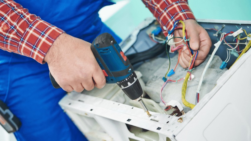 Şereflikoçhisar Uğur Uğur çamaşır makinesi kart tamiri – Su almama arızası orijinal parça ile giderildi. - Teknik servis örneği